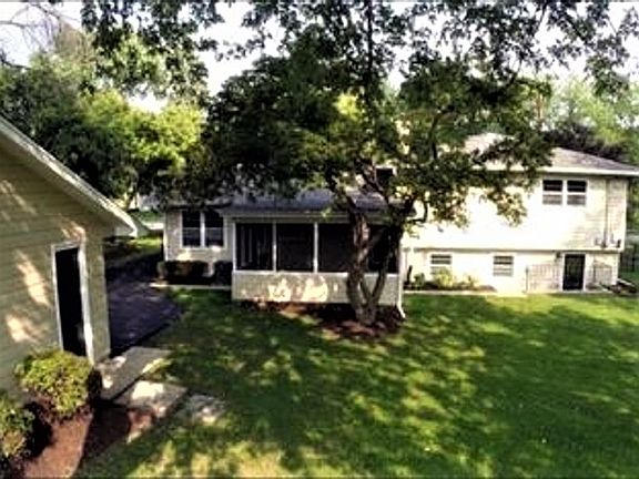 3rd image of 1141 Basswood Dr