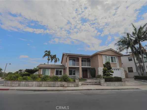 720 Pepper Tree Ln, Long Beach, CA 90815