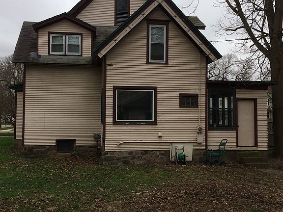 4th image of 523 E Michigan Ave