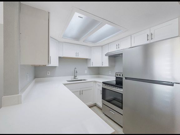4th image of 6810 Park St S #4