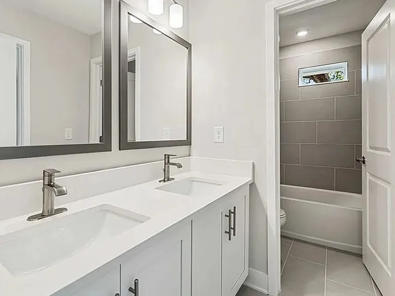 1005 W Cypress St — Photo 6