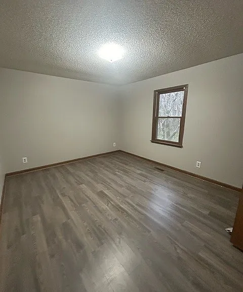 107 Williams St — Photo 4