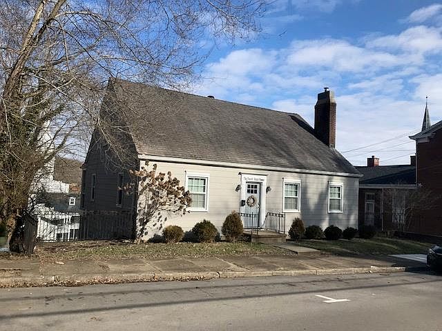 1st image of 25 W 4th St