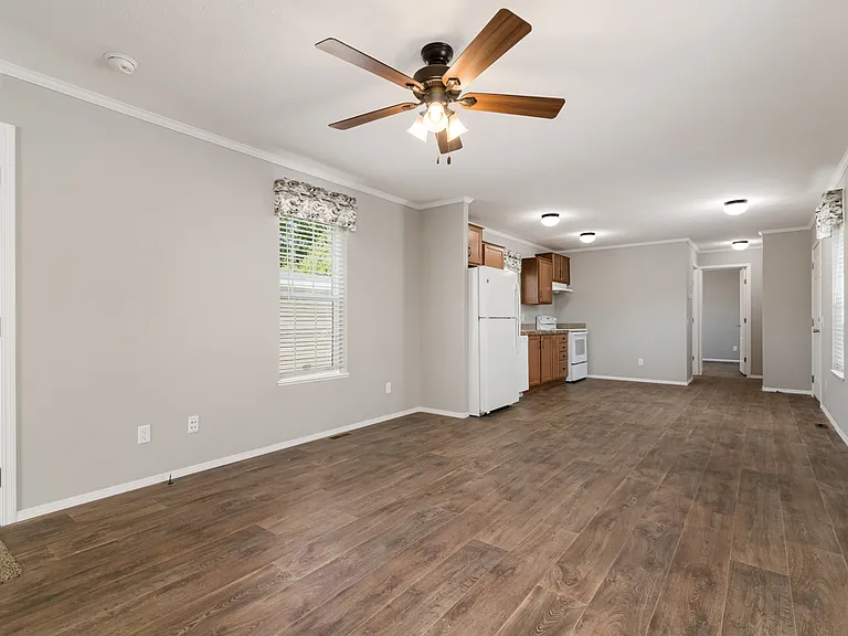 Center Manor — Photo 11
