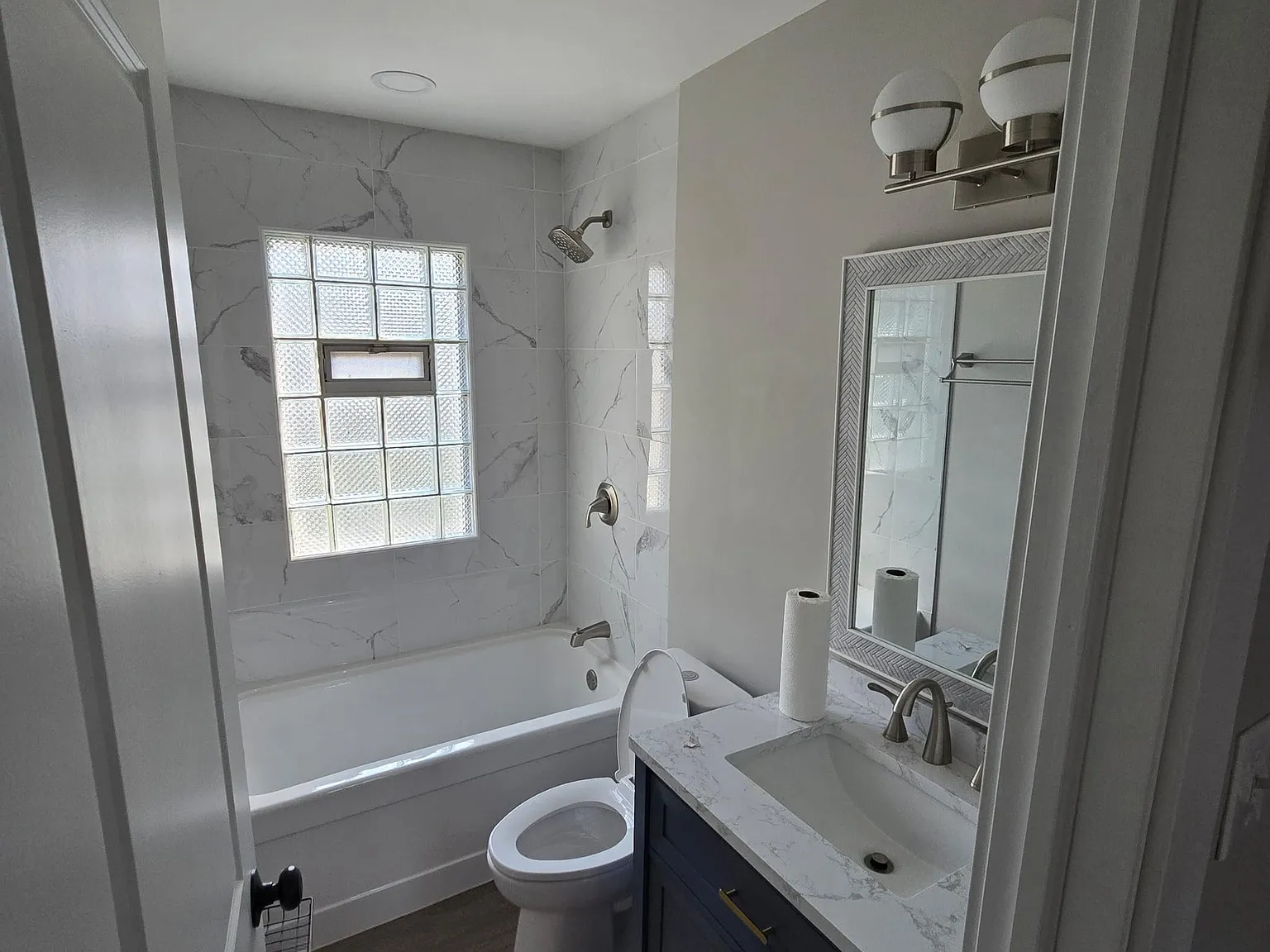 3 bed, 1472 sqft, $2,000 — Photo 3