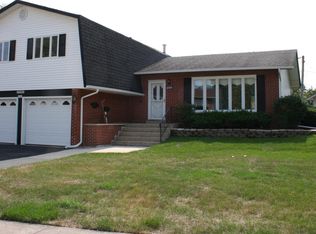 6209 Laura Ln, Tinley Park, IL 60477