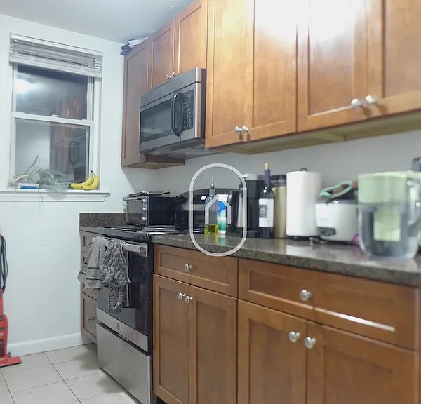 826 Huntington Ave — Photo 1