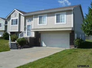 17102 Ruggles St, Omaha, NE 68116