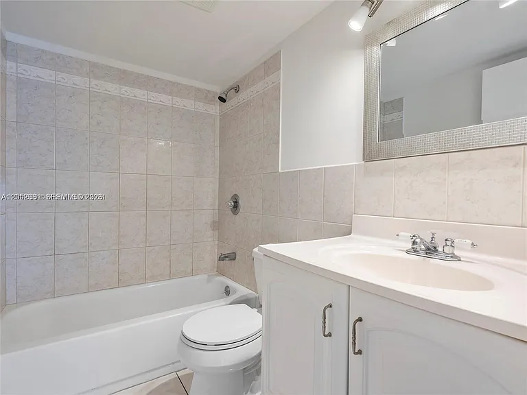 5801 Washington St #10 — Photo 14