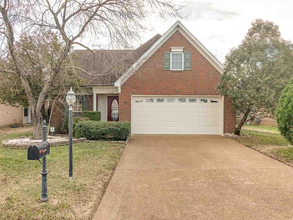 1st image of 2228 Lake Springs Ln