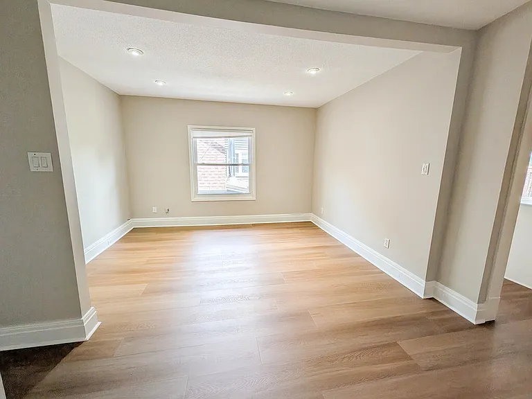 6 Wolseley Ave #2 — Photo 2