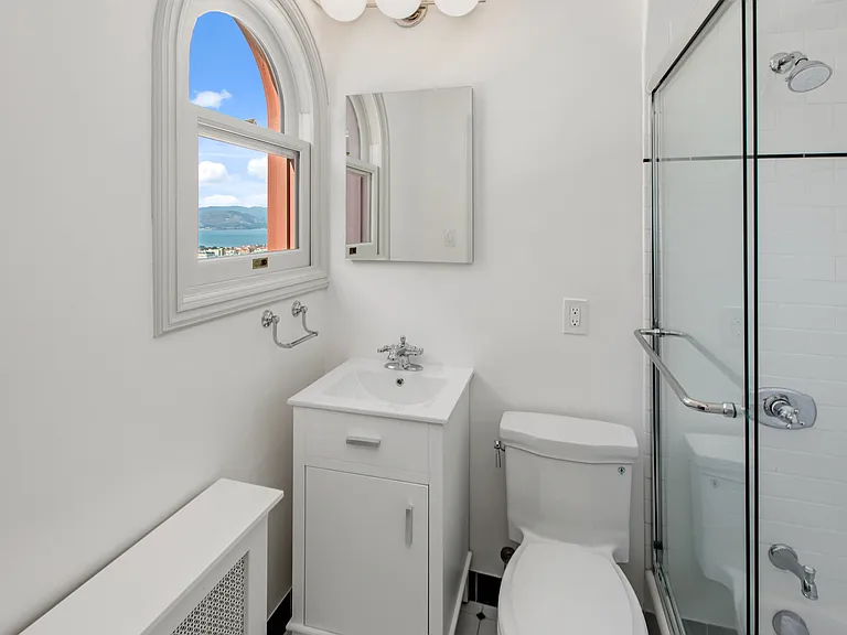 1360 Jones St #902 — Photo 12