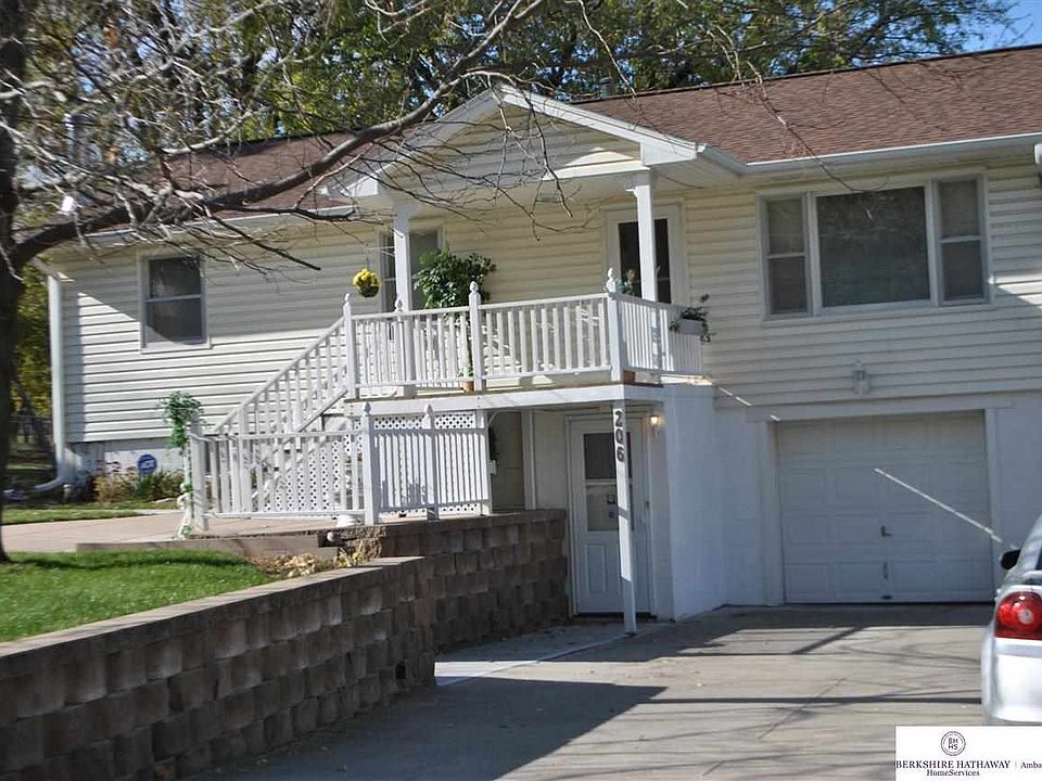 1st image of 206 Lois Ln