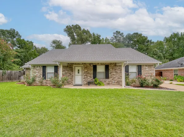 2406 Redbud St, Kilgore, TX 75662