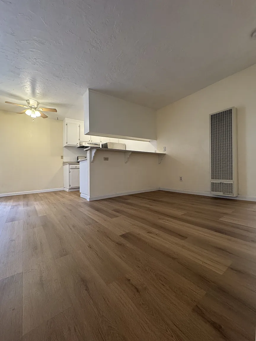 2821 G St APT 2 photo 1