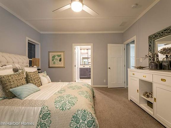 5th image of 689 Royal Palm Dr