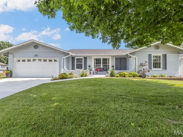 373 Sorrento Dr, Ballwin, MO 63021