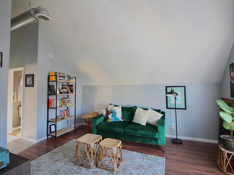 2927 N Lawndale Ave #3 — Photo 8