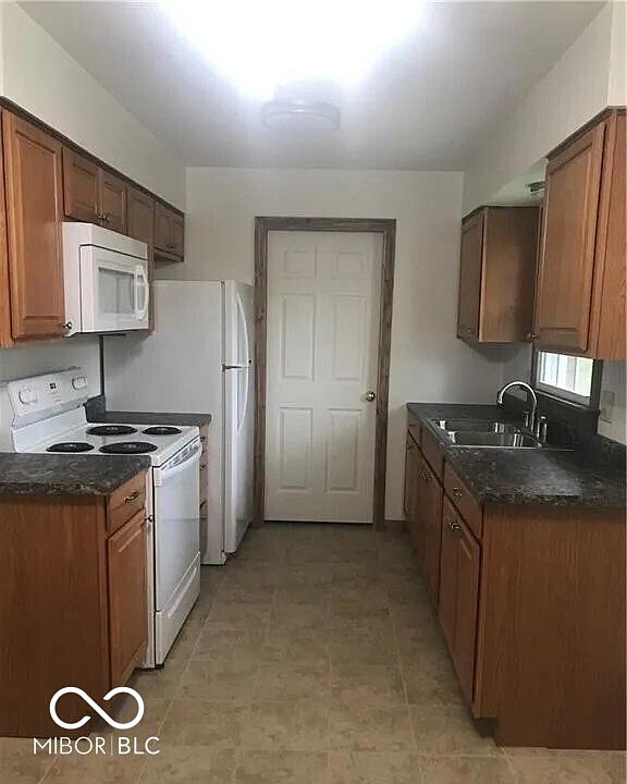 2nd image of 5708 W Hensler Rd