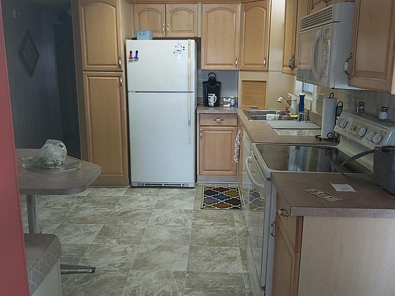 3rd image of 5513 Miles Standish Ln