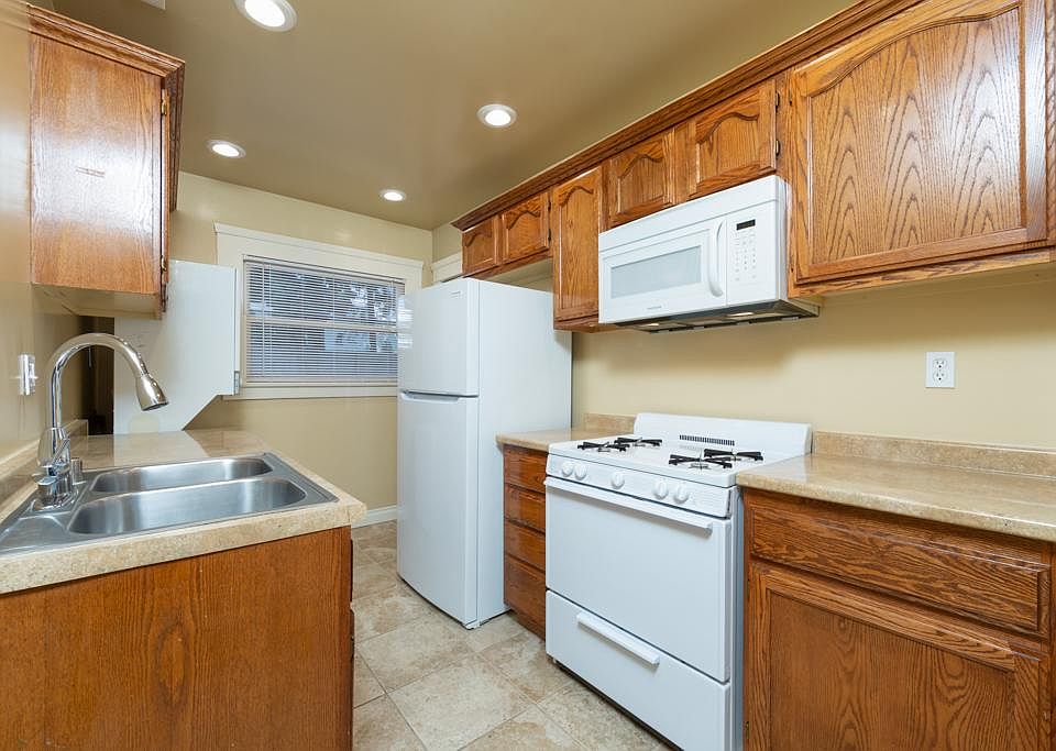 1st image of 15 Bonito Ave