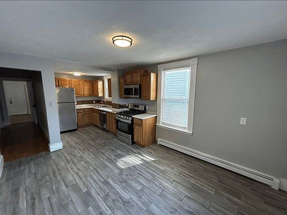 3rd image of 5 Falcon St #2