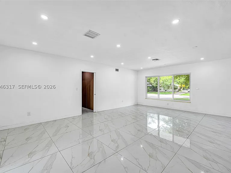 12525 SW 68th Ct — Photo 5