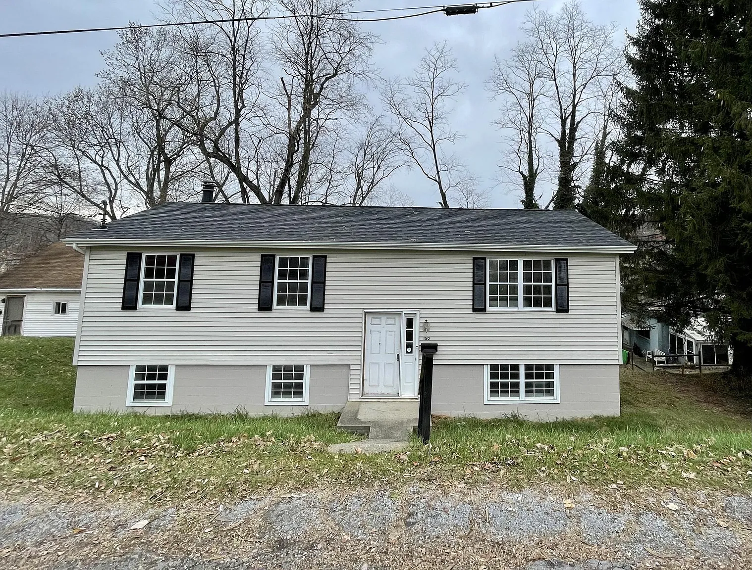 150 Ohio Ave photo 1