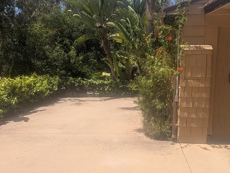 5648 Calzada Del Bosque — Photo 23