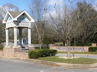 3073 Zach Ave, Crestview, FL 32539