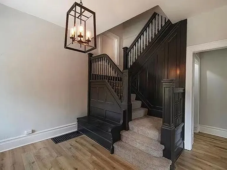 923 Adelaide St — Photo 3