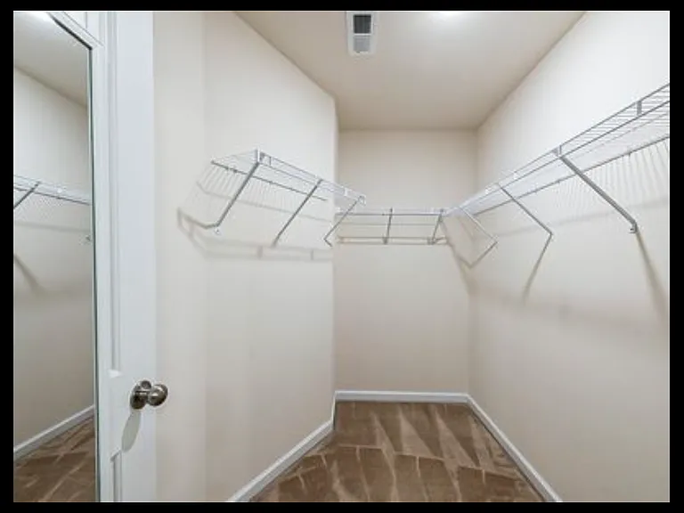 1108 Kudzu St — Photo 9