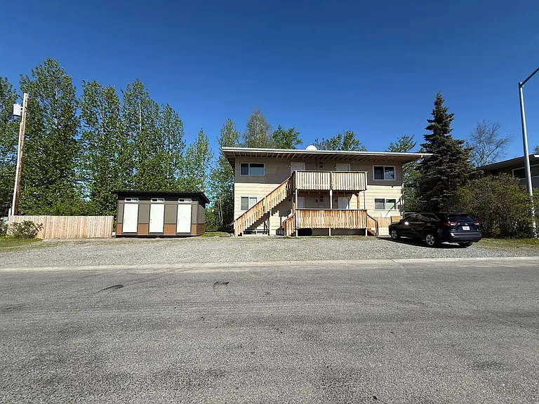 3907 Carolina Dr — Photo 1