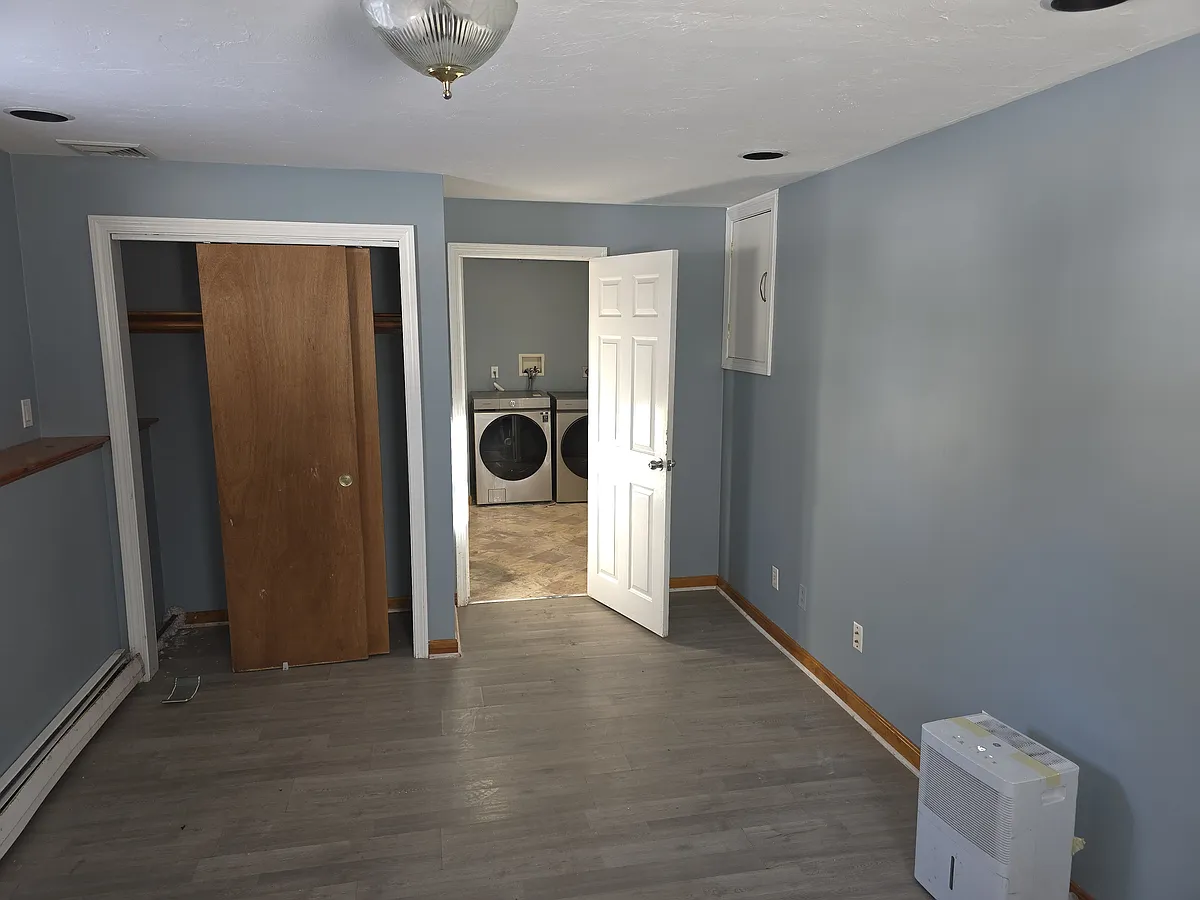 Building Photo - 11 Boyden St