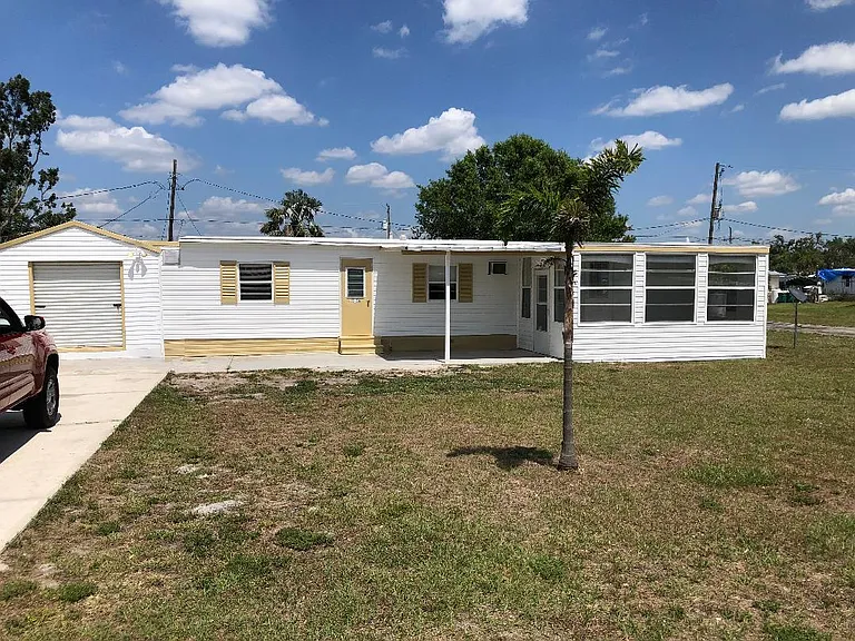 29156 Crawford Ave — Photo 1