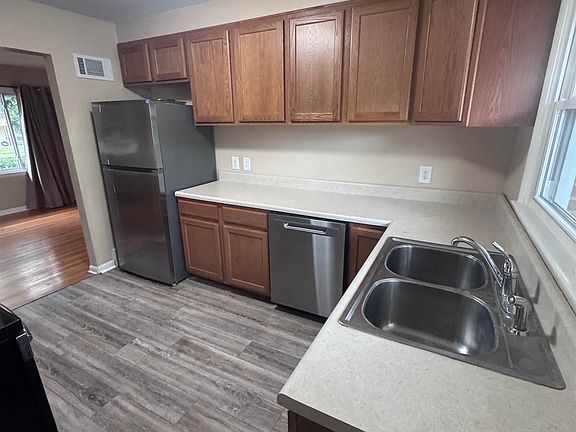 4th image of 6621 Colfax Ave