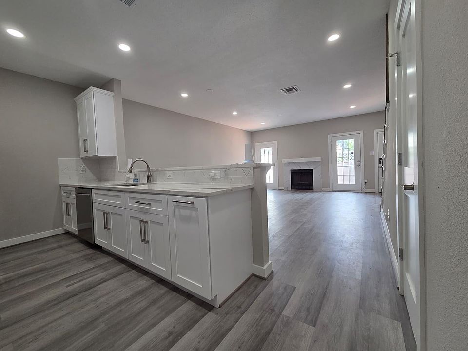 1st image of 6000 Reims Rd APT 3107