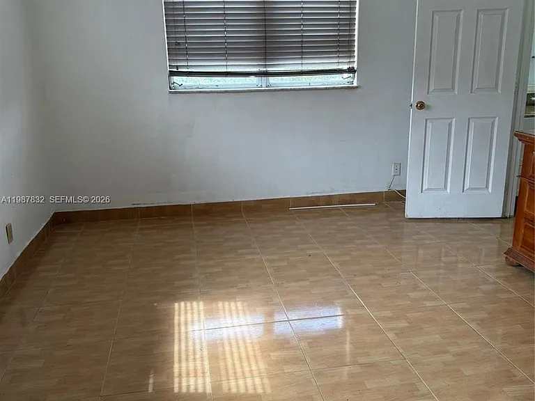 620 NE 12th Ave #408 — Photo 24