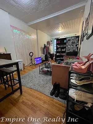 Rented by Empire One Realty | media 1