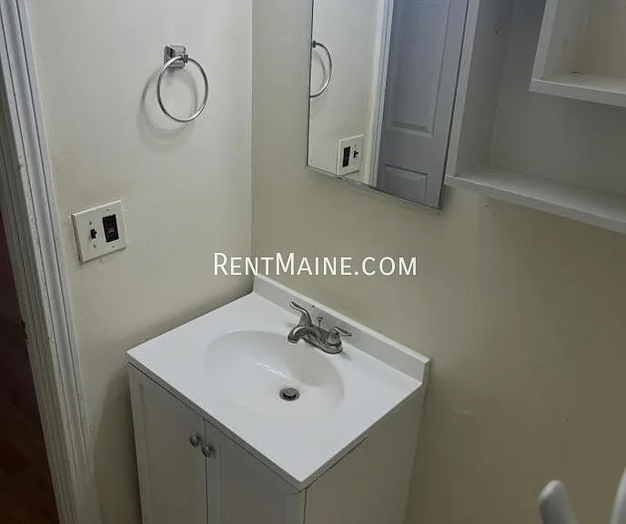 27 Eastern Ave #5 — Photo 6