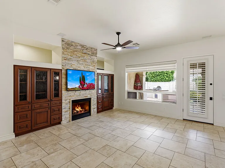 622 E Vinedo Ln — Photo 11