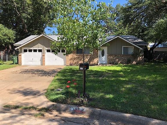 2nd image of 813 Monticello Ct