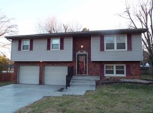 517 E Buena Vista Rd, Evansville, IN