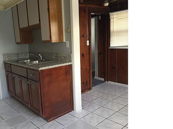 2nd image of 1523 W 80th St