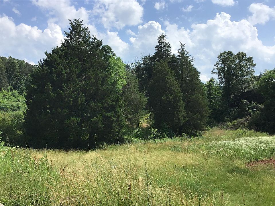 1st image of 424 Owl Hollow Ln
