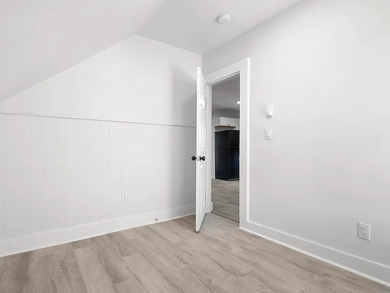 146 Hobart St #3 — Photo 15