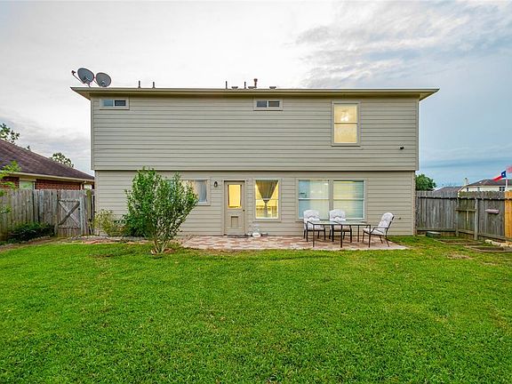 2nd image of 7103 Chickory Woods Ln