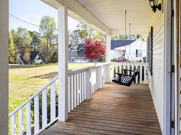 5th image of 102 Dalewood Cir