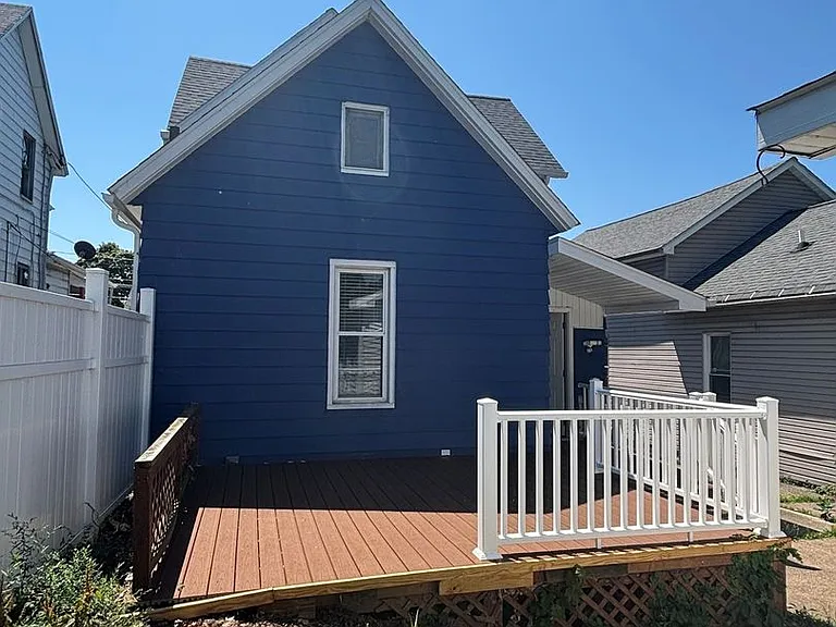 409 Parade St — Photo 2