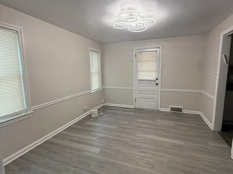 4350 Silsby Rd — Photo 3